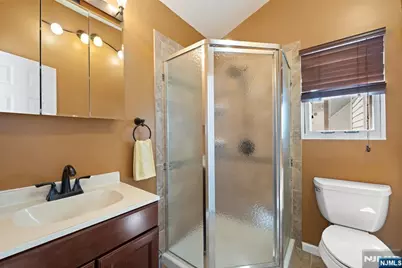 520 Prospect Place, Lyndhurst Township, NJ 07071 - Photo 17