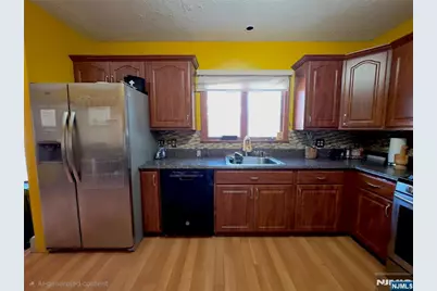 75 Levitt Avenue, Bergenfield, NJ 07621 - Photo 9