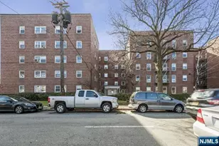326 N Bridge Plaza 1G, Fort Lee, NJ 07024 - Photo 3