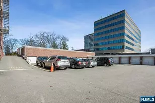 326 N Bridge Plaza 1G, Fort Lee, NJ 07024 - Photo 15
