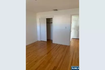 28 Roosevelt Avenue, Elmwood Park, NJ 07407 - Photo 11