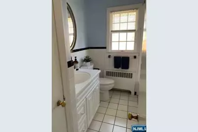 28 Roosevelt Avenue, Elmwood Park, NJ 07407 - Photo 13