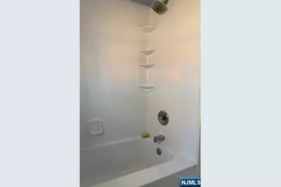 28 Roosevelt Avenue, Elmwood Park, NJ 07407 - Photo 15