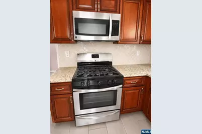 106 Rochelle Parkway 2 #2, Saddle Brook Township, NJ 07663 - Photo 3