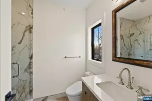 61 Edgewater Rd, Cliffside Park, NJ 07010 - Photo 37