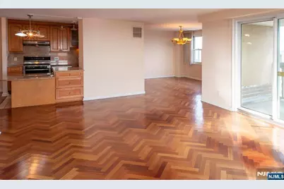555 North Avenue 20F #20F, Fort Lee, NJ 07024 - Photo 3
