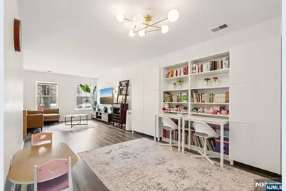 2071 Drake Court, Mahwah, NJ 07430 - Photo 9