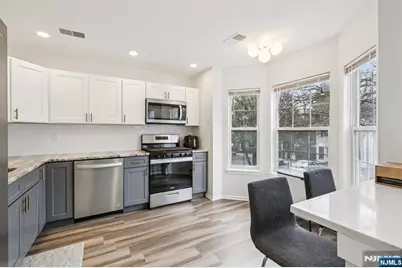 2071 Drake Court, Mahwah, NJ 07430 - Photo 7