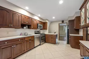 485 Eisenhower Ct, Wyckoff Township, NJ 07481 - Photo 13