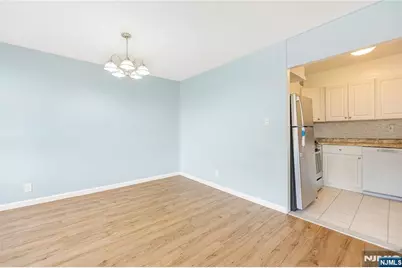 6050 Kennedy Boulevard 2E #2E, West New York, NJ 07093 - Photo 11