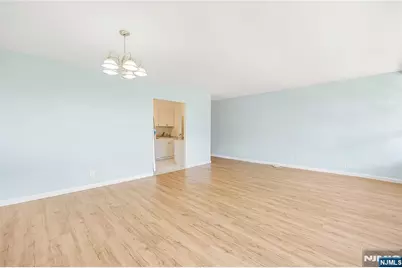 6050 Kennedy Boulevard 2E #2E, West New York, NJ 07093 - Photo 9