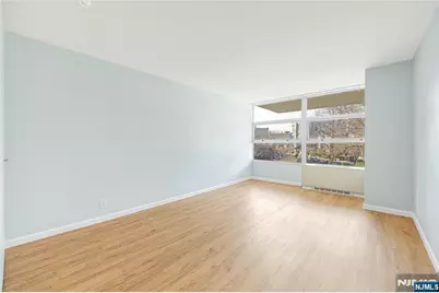 6050 Kennedy Boulevard 2E #2E, West New York, NJ 07093 - Photo 19