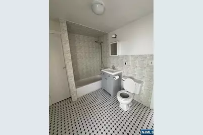 614 River Drive 2 #2, Garfield, NJ 07026 - Photo 5
