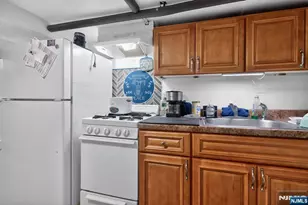 754 Highland Ave, Newark, NJ 07104 - Photo 29