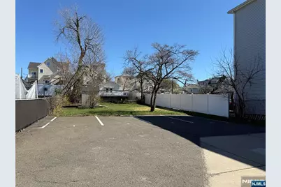 48 Stuyvesant Avenue 1 #1, Lyndhurst Township, NJ 07071 - Photo 11