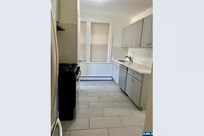 279 Belmont Avenue 2 #2, Belleville, NJ 07109 - Photo 3