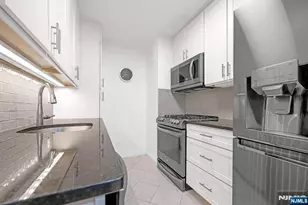 2000 Linwood Ave 5B, Fort Lee, NJ 07024 - Photo 5