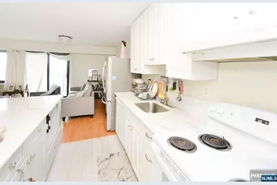 125 Prospect Avenue 10C #10C, Hackensack, NJ 07601 - Photo 7