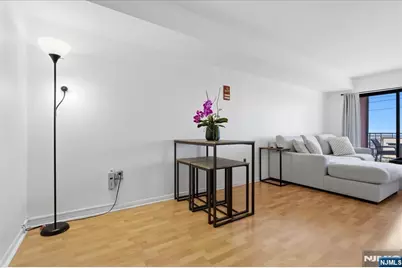 1906 Paterson Plank Road 2E #2E, North Bergen, NJ 07047 - Photo 13