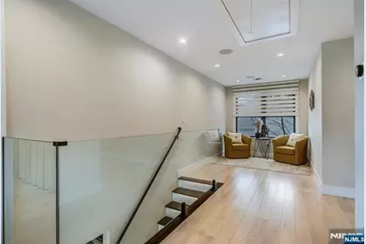 1013 Boulevard, New Milford, NJ 07646 - Photo 13