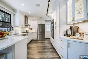 1013 Boulevard, New Milford, NJ 07646 - Photo 9