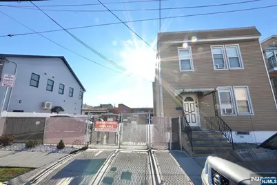 125 Malvern Street, Newark, NJ 07105 - Photo 1