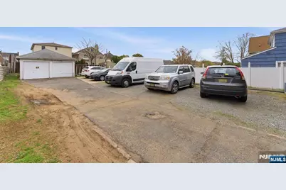 554 Kingsland Avenue, Lyndhurst Township, NJ 07071 - Photo 21