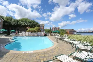 200 Grand Cove Way 5H, Edgewater, NJ 07020 - Photo 1