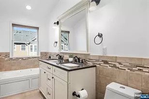 373 Kingston Ct 373, West New York, NJ 07093 - Photo 23