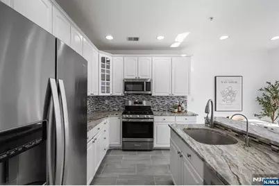 373 Kingston Court 373 #373, West New York, NJ 07093 - Photo 13