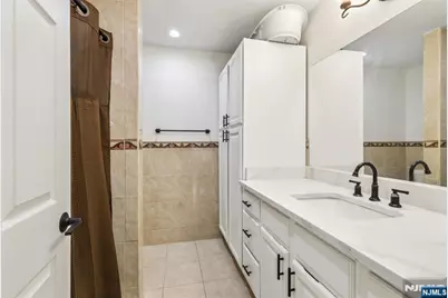 400 Crown Court 561 #561, Edgewater, NJ 07020 - Photo 11