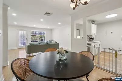 400 Crown Court 561 #561, Edgewater, NJ 07020 - Photo 5