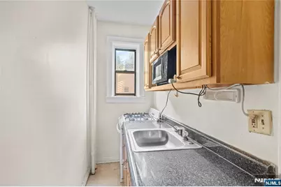 821 Bergen B5 #B5, Jersey City, NJ 07306 - Photo 9