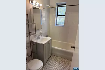 821 Bergen B5 #B5, Jersey City, NJ 07306 - Photo 7