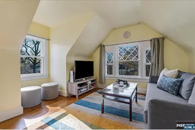 41 Oakwood Avenue, Montclair, NJ 07043 - Photo 29