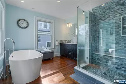 41 Oakwood Avenue, Montclair, NJ 07043 - Photo 23