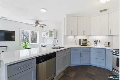 36 Mountainside Park Terrace, Montclair, NJ 07043 - Photo 11