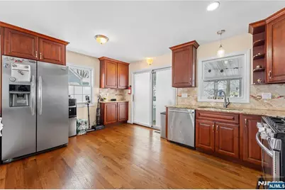 186 10th Avenue, Hawthorne, NJ 07506 - Photo 9