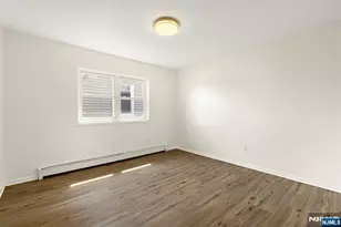 184 Central Ln 2, Secaucus, NJ 07094 - Photo 11