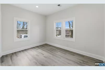 31 Saint Moritz Place, Wayne, NJ 07470 - Photo 15