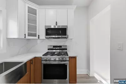 31 Saint Moritz Place, Wayne, NJ 07470 - Photo 9