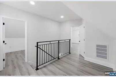 31 Saint Moritz Place, Wayne, NJ 07470 - Photo 17