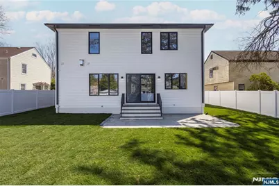 395 Hickory Avenue, Paramus, NJ 07652 - Photo 37