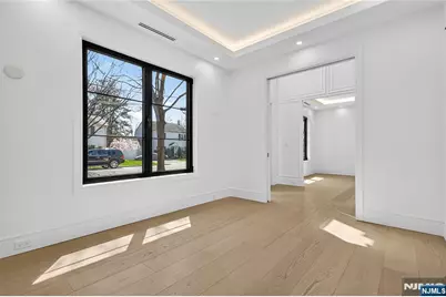 395 Hickory Avenue, Paramus, NJ 07652 - Photo 25