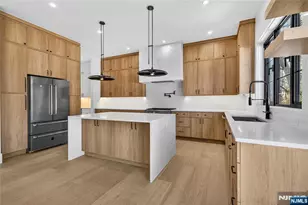 395 Hickory Ave, Paramus, NJ 07652 - Photo 13