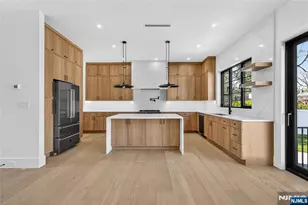 395 Hickory Ave, Paramus, NJ 07652 - Photo 9