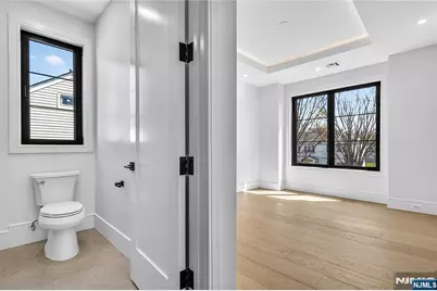 395 Hickory Avenue, Paramus, NJ 07652 - Photo 27