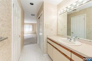 141 Wedgewood Dr 18, Woodland Park, NJ 07424 - Photo 13