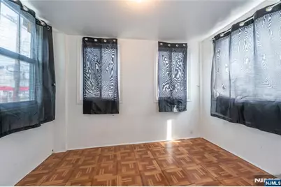 129 Howard Avenue, Passaic, NJ 07055 - Photo 41