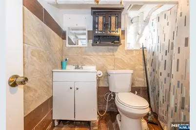 129 Howard Avenue, Passaic, NJ 07055 - Photo 23